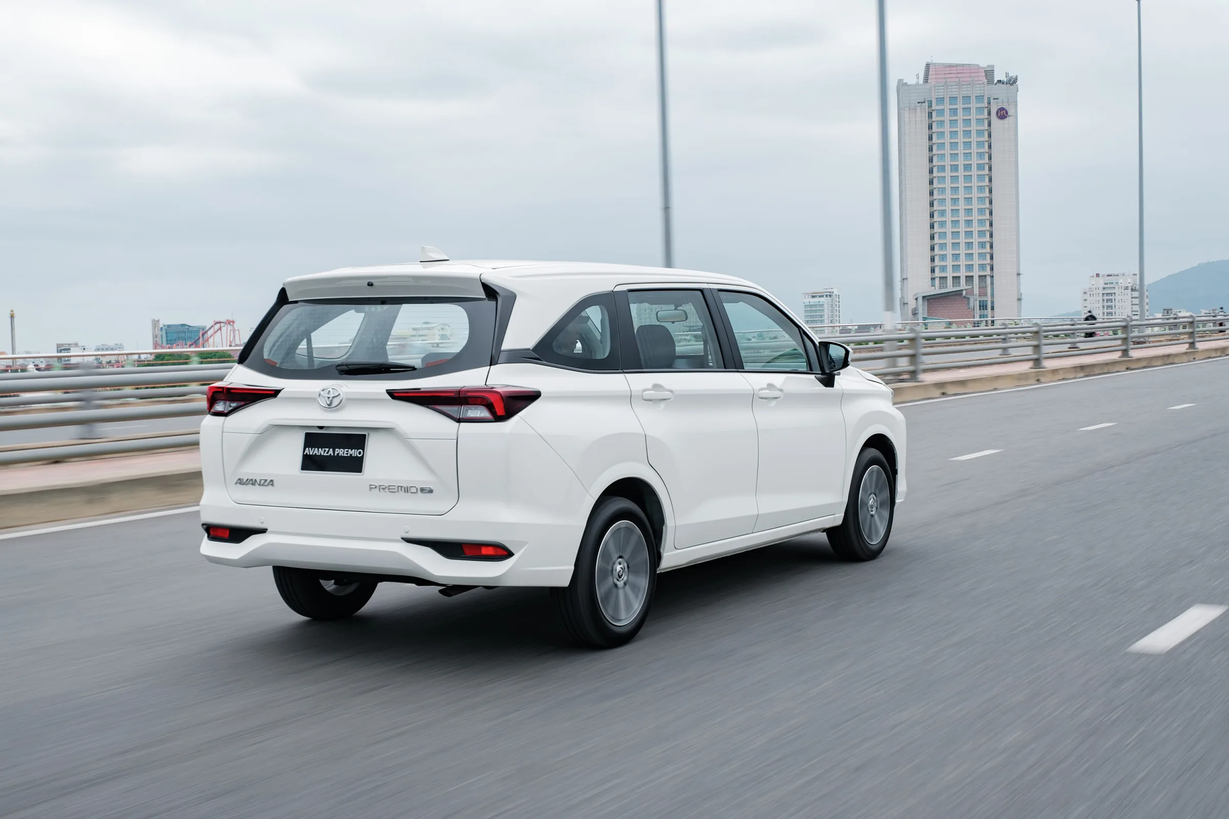 Ngoa-i-tha-t-Avanza-Premio-11-JPG
