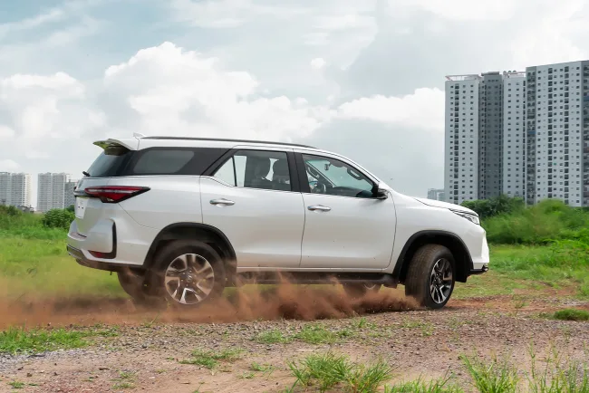 Fortuner 2025: Bảng giá lăn bánh, Thông tin Xe & Ưu đãi tháng 07/2025 - Hình ảnh 4