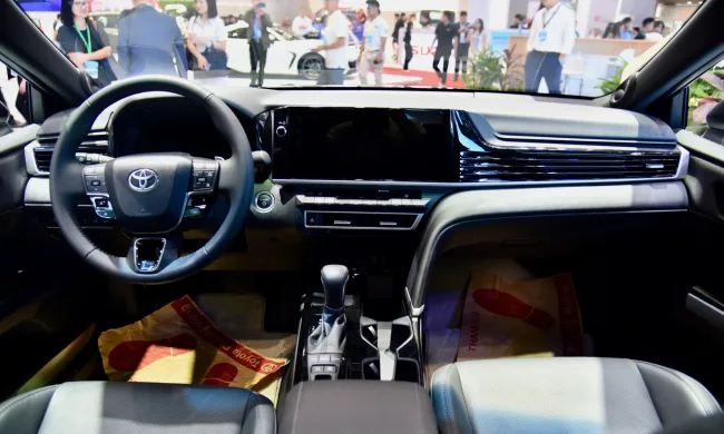 Toyota Camry 2025: Bảng giá lăn bánh, Thông tin Xe & Ưu đãi 07/2025 - Hình ảnh 19