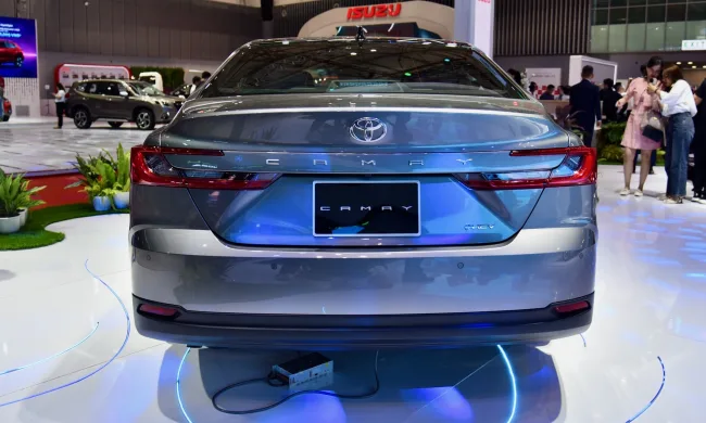 Toyota Camry 2025: Bảng giá lăn bánh, Thông tin Xe & Ưu đãi 07/2025 - Hình ảnh 9
