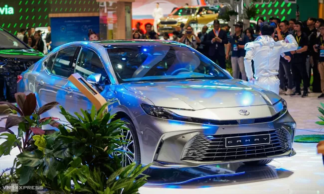 Toyota Camry 2025: Bảng giá lăn bánh, Thông tin Xe & Ưu đãi 07/2025 - Hình ảnh 8