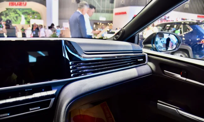Toyota Camry 2025: Bảng giá lăn bánh, Thông tin Xe & Ưu đãi 07/2025 - Hình ảnh 15