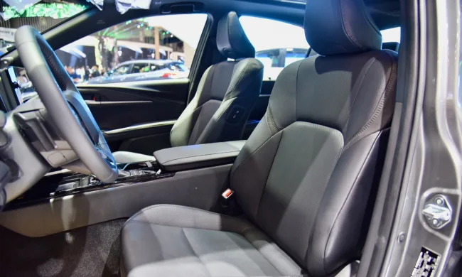 Toyota Camry 2025: Bảng giá lăn bánh, Thông tin Xe & Ưu đãi 07/2025 - Hình ảnh 13