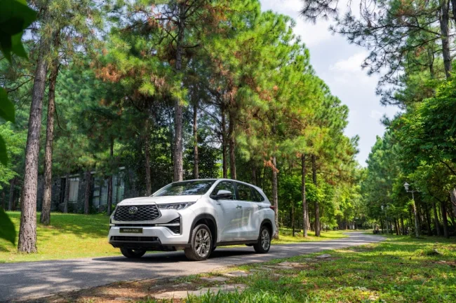 Toyota Innova Cross 2025: Giá lăn bánh, Thông tin Xe & Ưu đãi tháng 07/2025 - Hình ảnh 3