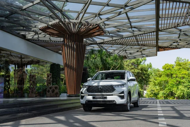 Toyota Innova Cross 2025: Giá lăn bánh, Thông tin Xe & Ưu đãi tháng 07/2025 - Hình ảnh 13