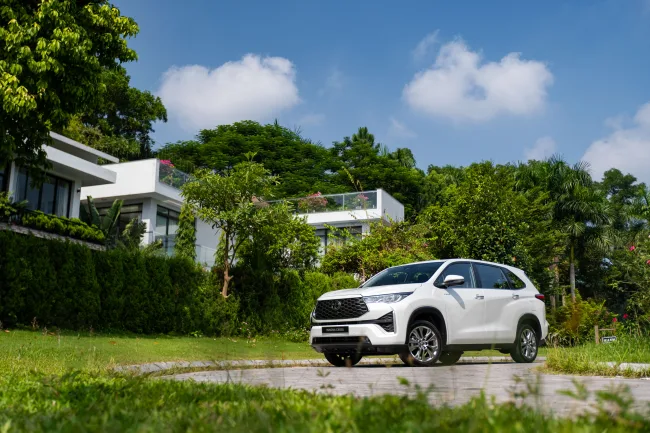 Toyota Innova Cross 2025: Giá lăn bánh, Thông tin Xe & Ưu đãi tháng 07/2025 - Hình ảnh 8