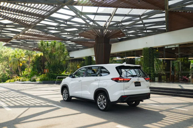 Toyota Innova Cross 2025: Giá lăn bánh, Thông tin Xe & Ưu đãi tháng 07/2025 - Hình ảnh 14