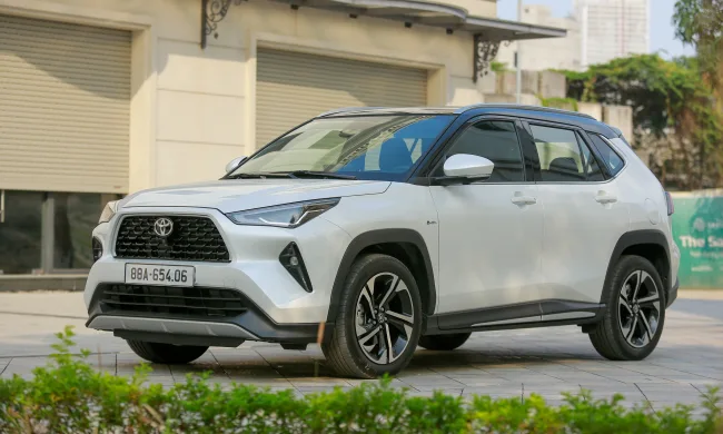 Toyota Yaris Cross 2025: Giá lăn bánh, Thông tin Xe & Ưu đãi tháng 07/2025