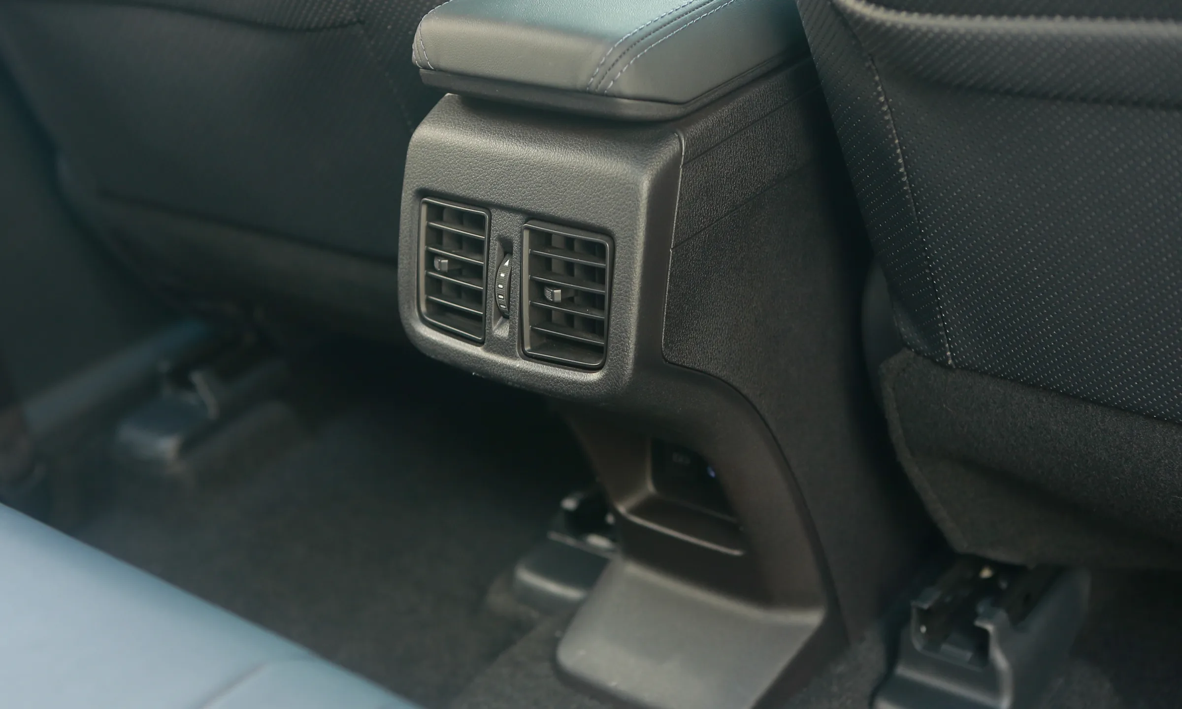 Toyota-Yaris-Cross-VnE-2023-3753