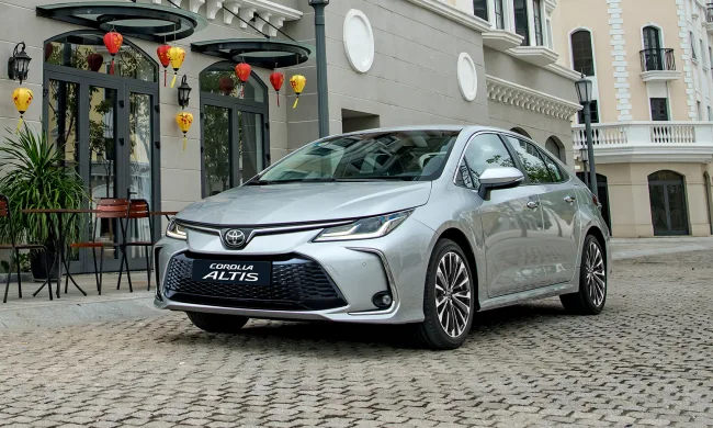 Toyota Corolla Altis 2025: Giá lăn bánh, Thông tin Xe & Ưu đãi tháng 07/2025