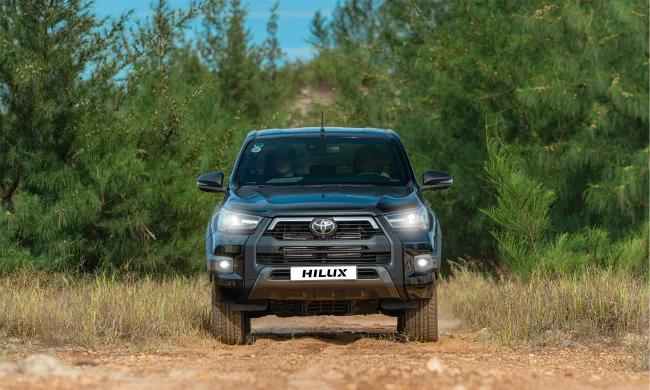 Toyota Hilux 2025: Giá lăn bánh, Thông tin Xe & Ưu đãi tháng 07/2025 - Hình ảnh 2