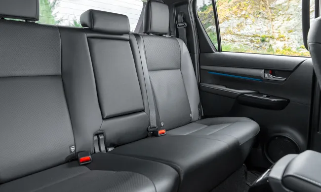 Toyota Hilux 2025: Giá lăn bánh, Thông tin Xe & Ưu đãi tháng 07/2025 - Hình ảnh 29