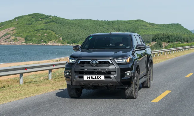 Toyota Hilux 2025: Giá lăn bánh, Thông tin Xe & Ưu đãi tháng 07/2025 - Hình ảnh 3