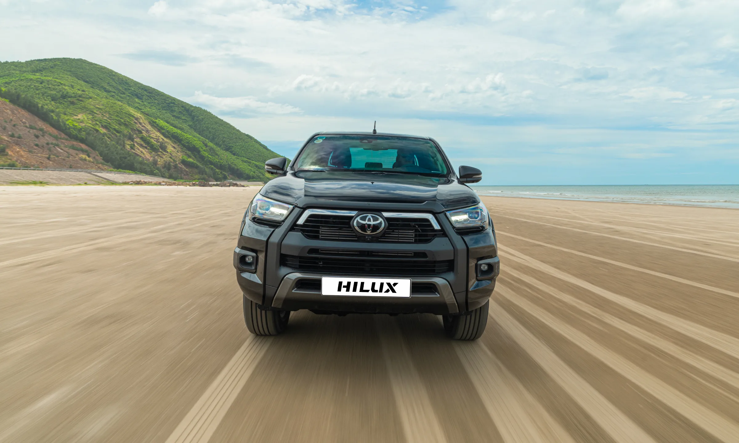 Toyota-Hilux-2024-21-1737515163