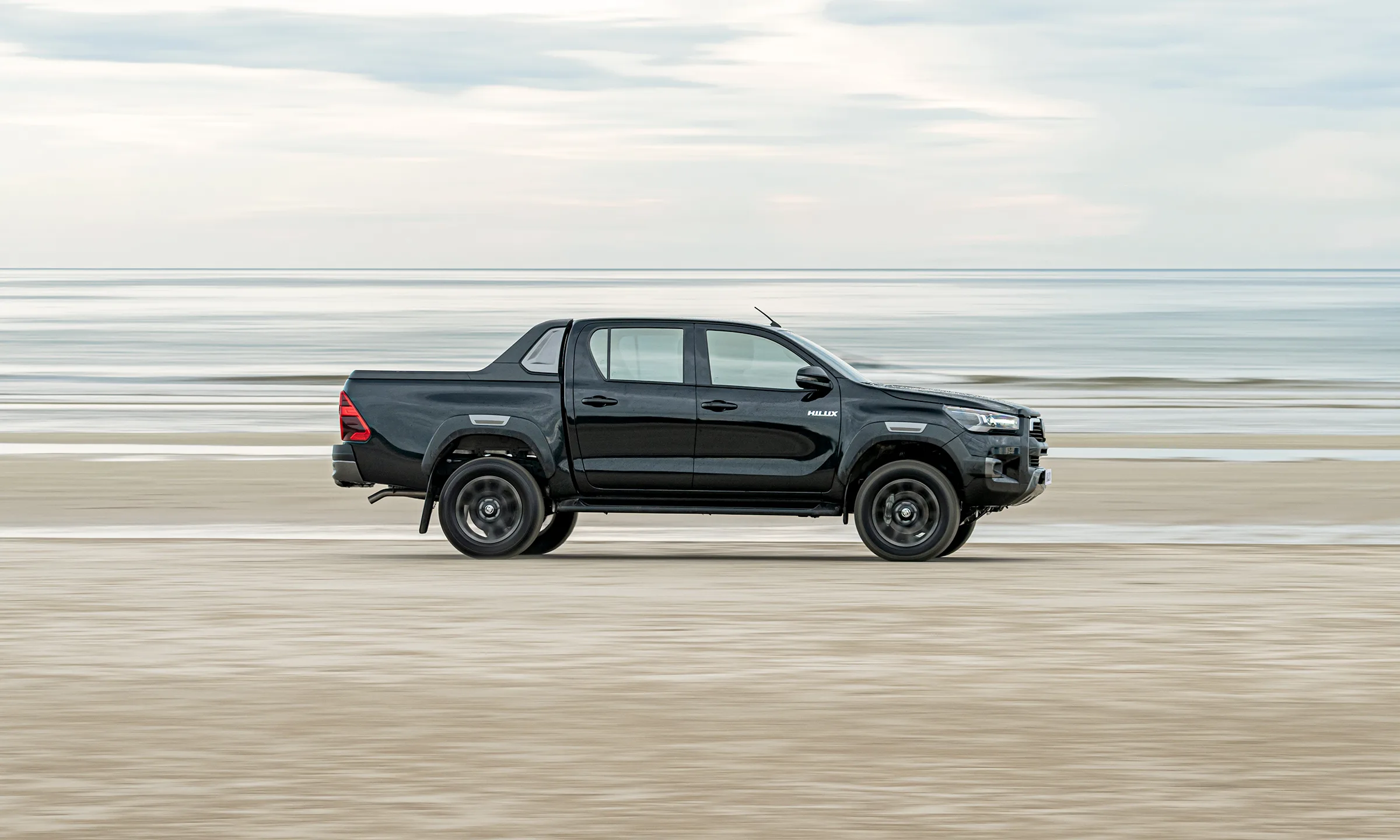 Toyota-Hilux-2024-25-1737515164