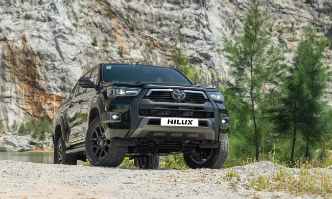 Toyota Hilux 2025: Giá lăn bánh, Thông tin Xe & Ưu đãi tháng 07/2025