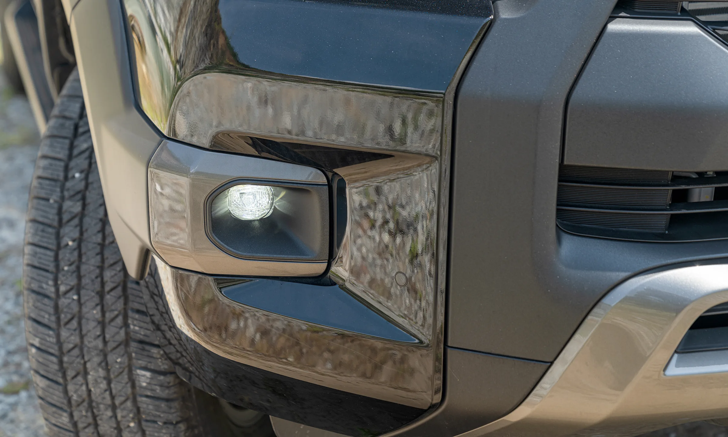 Toyota-Hilux-2024-40-1737515182