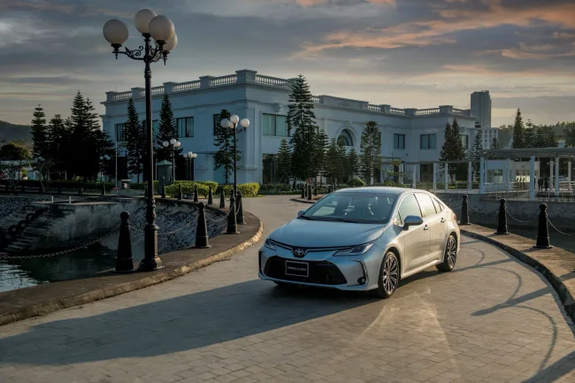 Toyota Corolla Altis 2025: Giá lăn bánh, Thông tin Xe & Ưu đãi tháng 07/2025 - Hình ảnh 3