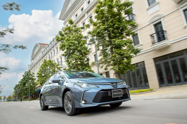 Toyota Corolla Altis 2025: Giá lăn bánh, Thông tin Xe & Ưu đãi tháng 07/2025 - Hình ảnh 2