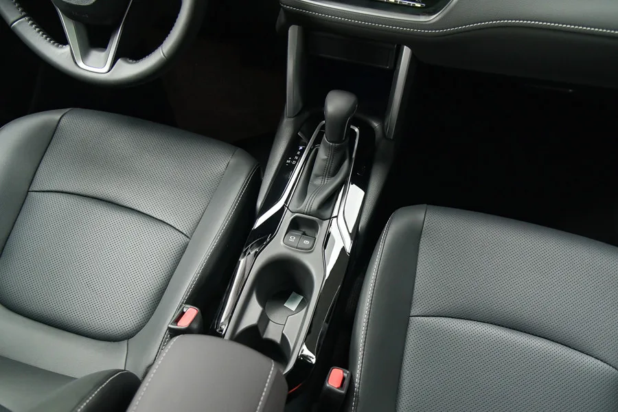 toyota corolla cross 0118